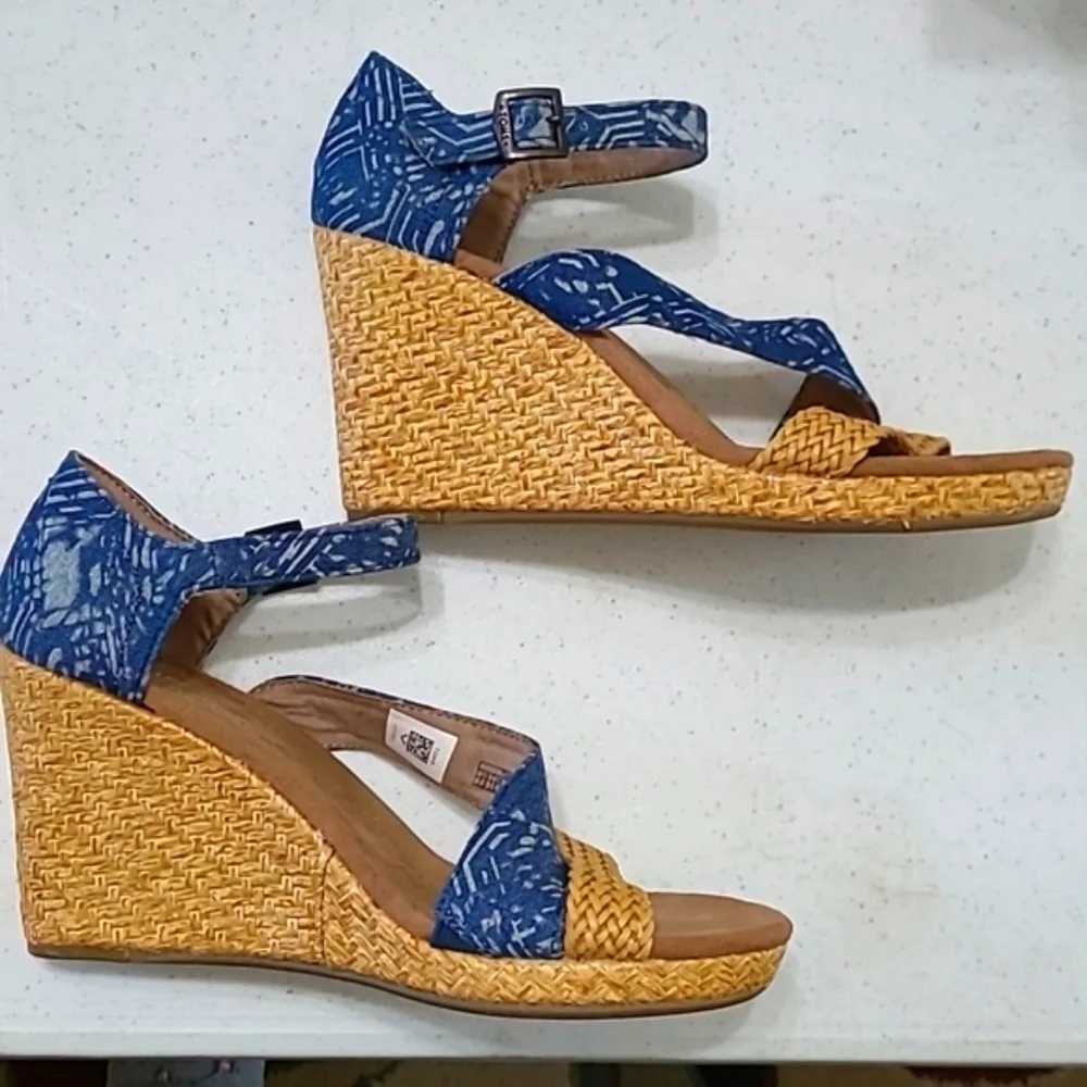 Toms blue canvas & rattan wedges size 7.5